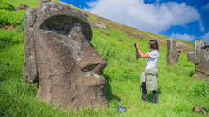 Biến đổi khí hậu đe dọa đến tượng Moai trên đảo Phục Sinh