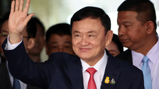 Ông Thaksin bị truy tố tội khi quân