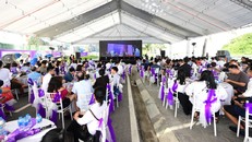 Khách hàng tham dự sự kiện ra mắt bộ sưu tập căn hộ mẫu dự án Crystal Holidays Harbour Vân Đồn. 