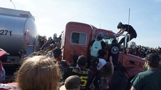 Thư của tài xế xe tải Mỹ gửi những người biểu tình 