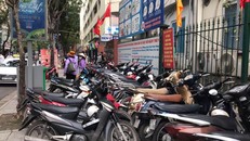 Ai quản bãi gửi xe thu phí “cắt cổ” tại Bệnh viện Mắt Trung ương?