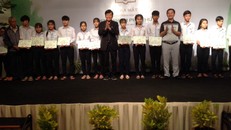 Ông Phạm Phú Ngọc Trai tại lễ ra mắt chương trình khuyến học STF- Phạm Phú Thứ 