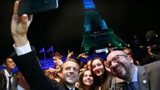 Tổng thống Pháp Emmanuel Macron là một trong nhiều người sử dụng Iphone