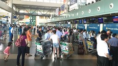 Bắt đầu từ 1/10, hành khách sẽ phải trả thêm tiền phí sân bay và soi chiếu an ninh.