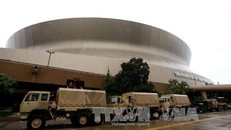 Xe của Lực lượng phòng vệ quốc gia Mỹ được huy động tới New Orland trước khi bão Nate đổ bộ, tại New Orleans ngày 7/10