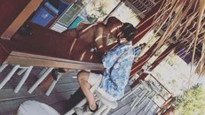 Hương Giang Idol bất ngờ đăng ảnh hôn trai Tây trên Instagram.