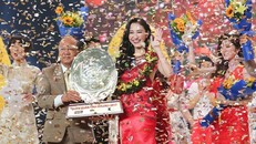 Hà Thu giành quán quân Tình Bolero 2017