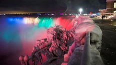 Chiêm ngưỡng hình ảnh thác Niagara kỳ vỹ trong mùa đông