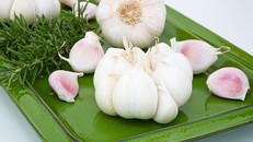 Những thực phẩm không được kết hợp với tỏi