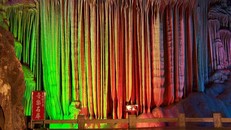 ‘Lạc lối’ trong hang động tự nhiên nổi tiếng nhất Trung Quốc