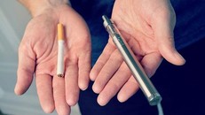  Hút thuốc lá điện tử vẫn có hại