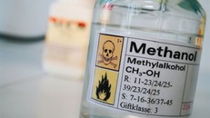  Cồn công nghiệp - Methanol là một chất độc bị cấm trong y tế.