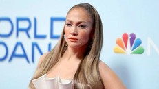 Jennifer Lopez trải lòng về giây phút bị quấy rối tình dục 