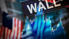 Chứng khoán Mỹ giảm điểm mạnh sau bê bối của Facebook