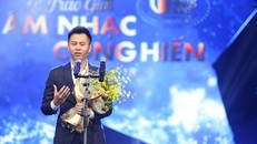 Phát biểu tại lễ trao giải Cống Hiến, Dương Cầm cảm ơn cả những “anti-fan” vì đã “gây cản trở” giúp anh tiến bộ- Ảnh: BTC Cống Hiến