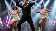 Sợ Psy 'cởi đồ', Triều Tiên phản đối ngôi sao Gangnam Style sang biểu diễn
