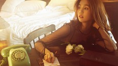 Ngọc Trinh tung bộ ảnh lưu giữ vẻ đẹp thanh xuân