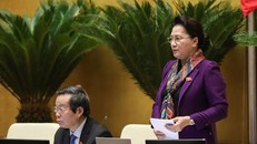 Chủ tịch Quốc hội Nguyễn Thị Kim Ngân trong phiên họp Quốc hội biểu quyết điều chỉnh thời gian xem xét, thông qua dự án Luật Đặc khu Ảnh: QUANG VINH