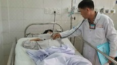 Thua độ World Cup 300 triệu, người đàn ông uống 3 gói thuốc diệt chuột