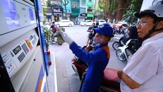 Tiếp tục xả quỹ bình ổn, giữ nguyên giá xăng và tăng giá dầu