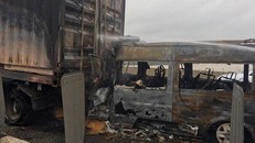 Xác định nguyên nhân ban đầu vụ ô tô tông container bùng cháy khiến 2 người tử vong