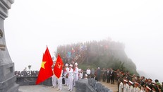 Lễ thượng cờ trên đỉnh thiêng Fansipan sẽ được tổ chức hàng tuần