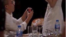 Bức ảnh được cho là Hoàn Touliver cầu hôn Tóc Tiên