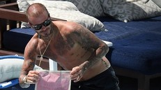 Phát hiện sự thật về mái tóc lơ thơ bị chê bai của David Beckham