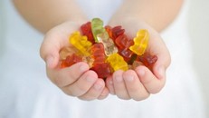 Lạm dụng 'kẹo' vitamin - Ảnh hưởng xấu tới sức khỏe