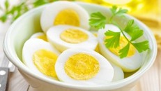 Những thực phẩm 'đại kỵ' gây độc khi ăn cùng trứng