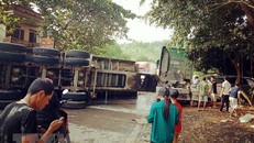 Hiện trường vụ tai nạn giao thông. (Ảnh: Văn Tý/TTXVN)