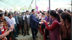 Phó Thủ tướng Vương Đình Huệ tới dự Ngày hội Đại đoàn kết với nhân dân thôn Thanh Lương. Ảnh: VGP/Thành Chung