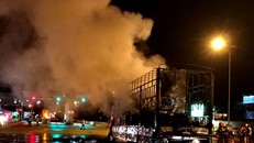 Hiện trường vụ cháy xe ô tô BKS 51C-391.38