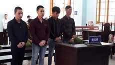 Các bị cáo tại phiên tòa. Ảnh: Trần Sỹ