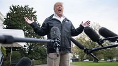 Ông Trump trả lời trước báo giới về vụ Khashoggi.