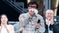 Thành Long gây tranh cãi và bị chỉ trích vì quá khứ bê bối