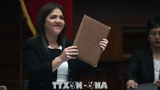 Bà Maria Alejandra Vicuña trong cuộc họp Quốc hội tại Quito, Ecuador. AFP/TTXVN