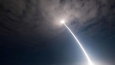 Mỹ triển khai linh kiện trong không gian để ngăn chặn Nga, Trung Quốc