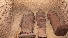 Một số xác ướp vừa được phát hiện trong đợt khai quật vừa qua. Ảnh: DAILY MAIL