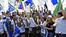 Tổng thống Bolivia Evo Morales (giữa, phải) trong chiến dịch vận động tranh cử ở Chimore, Cochabamba, ngày 18/5/2019. Ảnh: AFP/ TTXVN