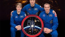 Phi hành gia NASA Anne McClain, chỉ huy người Nga Oleg Kononenko và kỹ sư máy bay người Canada David Saint-Jacques. (Ảnh: NASA).