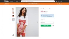 Chiếc váy xuyên thấu của nhà thiết kế Elissa Poppy.