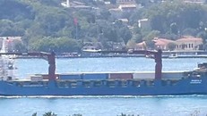 Tàu chở hàng cỡ lớn Roro Sparta II treo cờ Nga được cho chở vũ khí tới Syria. (Ảnh: Twitter)