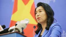 Người phát ngôn Bộ Ngoại giao Lê Thị Thu Hằng phát biểu tại cuộc họp báo. Ảnh: BNG