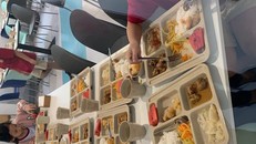 Tình hình bữa ăn của học sinh Việt Úc đã cải thiện sau khi phụ huynh tố suất ăn bị cắt xén. Ảnh minh họa: Phụ huynh cung cấp.