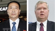 Đại diện đặc biệt của Mỹ về Triều Tiên Stephen Biegun (phải) và Trưởng đoàn đàm phán Triều Tiên Kim Myong-gil (trái). (Ảnh: Kyodo/TTXVN)