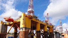 Giá dầu thế giới đang tăng cao. (Ảnh minh họa: Reuters)