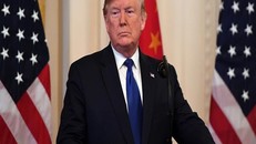 Tổng thống Trump nhiều lần sa thải Đại sứ Mỹ tại Ukraine. Ảnh: REUTERS