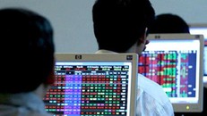 Hàng loạt cá nhân bị xử phạt vì thao túng giá cổ phiếu