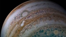 Vụ sáp nhập bão trên sao Mộc do tàu vũ trụ Juno ghi lại. (Ảnh: NASA).